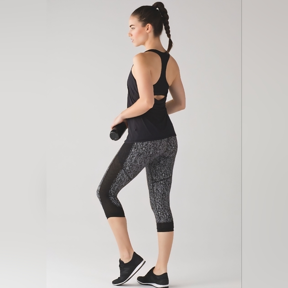 NWT Lululemon Fit Physique Crop (19")Luon Suited Jacquard Black White / Black W